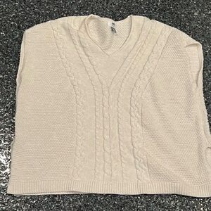 Women’s Old Navy XS-S Off White Oversized Sleeveless Sweater